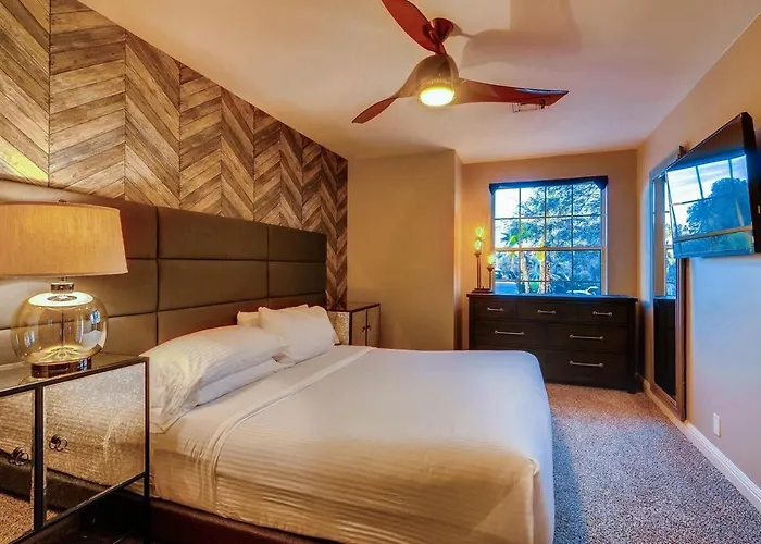 Hiddenroom * Scottsdale